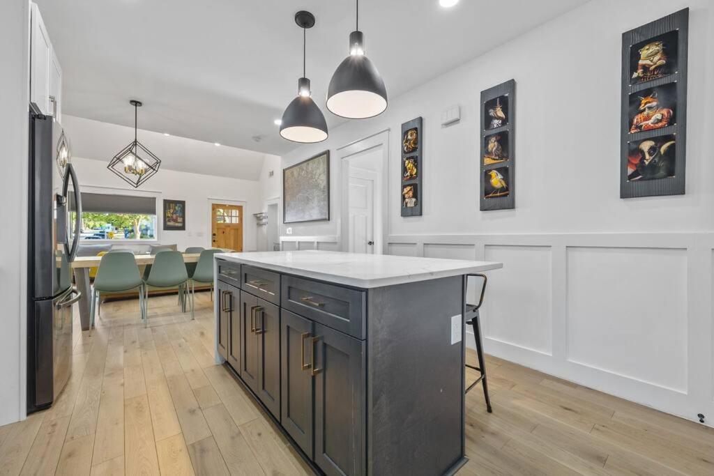 Designer Home: King Beds, Luxe Bath+Free Parking! Atlanta Zewnętrze zdjęcie