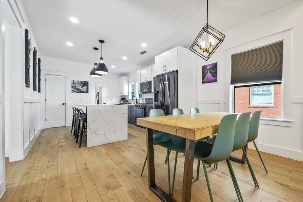 Designer Home: King Beds, Luxe Bath+Free Parking! Atlanta Zewnętrze zdjęcie